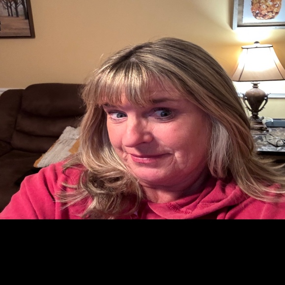 Meet your Posher, Theresa - Picture 1 of 1